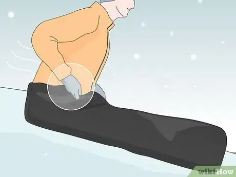 Imagen titulada Go Sledding With a Trash Bag Step 8