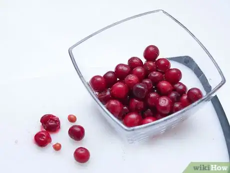 Imagen titulada Eat Cherries Step 4