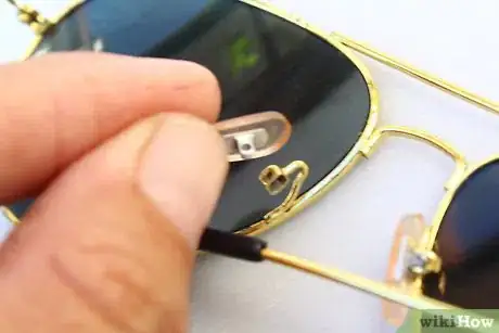 Imagen titulada Replace Nose Pads on Glasses Step 4