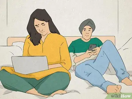 Imagen titulada What Is a Texting Relationship Called Step 10