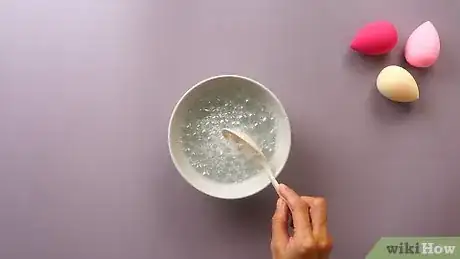 Imagen titulada Clean a Beauty Blender Step 1