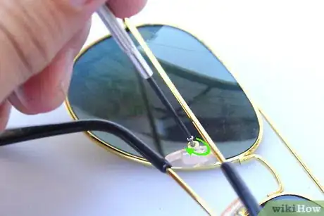 Imagen titulada Replace Nose Pads on Glasses Step 6