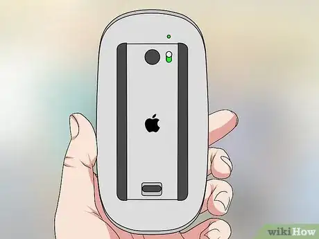 Imagen titulada Replace Batteries on an Apple Magic Mouse Step 1