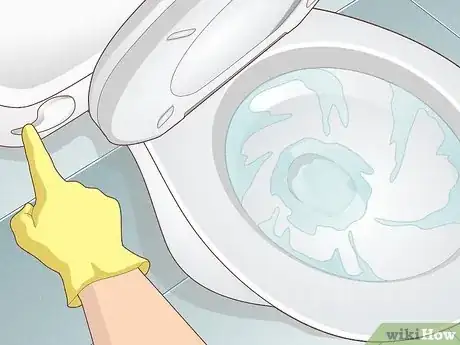 Imagen titulada Unclog a Toilet Step 3