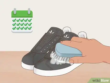 Imagen titulada Clean Adidas Gazelles Step 11
