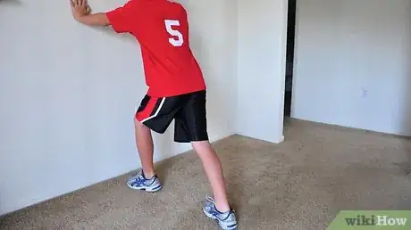 Imagen titulada Stretch Your Calves Step 8