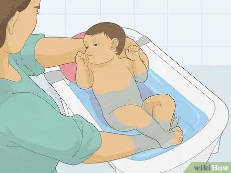 Imagen titulada Bathe an Infant Step 5