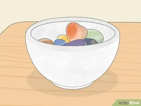 Imagen titulada Cleanse Crystals with Selenite Step 3