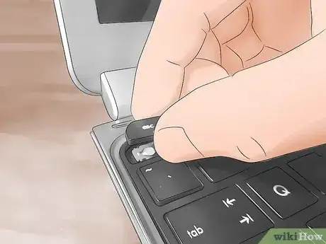Imagen titulada Clean a Laptop Keyboard Step 8