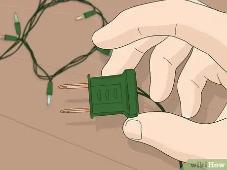 Imagen titulada Fix Christmas Lights Step 1