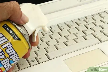 Imagen titulada Fix a Jammed Keyboard Key Step 8