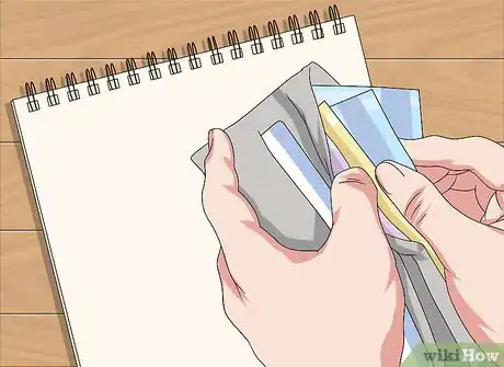 Imagen titulada Make a Fashion Design Notebook Step 1