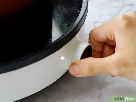Imagen titulada Make a Basic Consommé Step 11