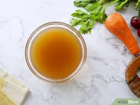 Imagen titulada Make a Basic Consommé Step 13