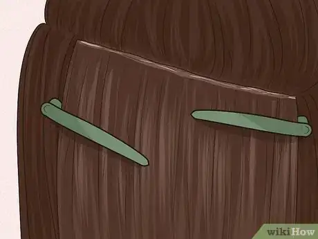 Imagen titulada Sew in Hair Extensions Step 14