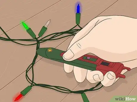 Imagen titulada Fix Christmas Lights Step 9