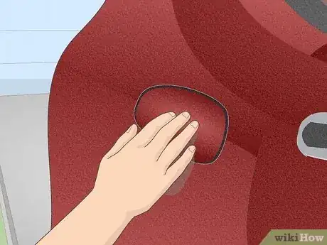 Imagen titulada Open Gas Tank Step 4