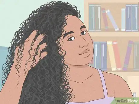 Imagen titulada Define Curly Hair Step 15