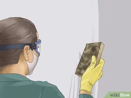 Imagen titulada Clean Soot Stains from Walls Step 8