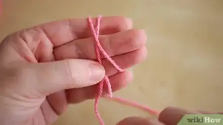 Imagen titulada Crochet a Magic Ring Step 1
