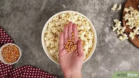 Imagen titulada Make Microwave Popcorn Step 15