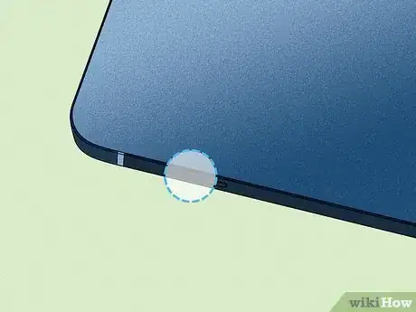 Imagen titulada Put a SIM Card Into an iPhone Step 3