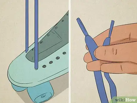 Imagen titulada Tie Roller Skate Laces Step 3