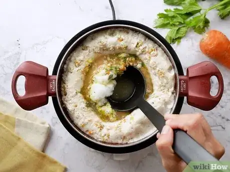Imagen titulada Make a Basic Consommé Step 10