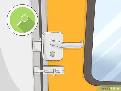 Imagen titulada Open Train Doors Step 7