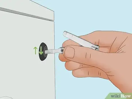 Imagen titulada Pick a Filing Cabinet Lock Step 9