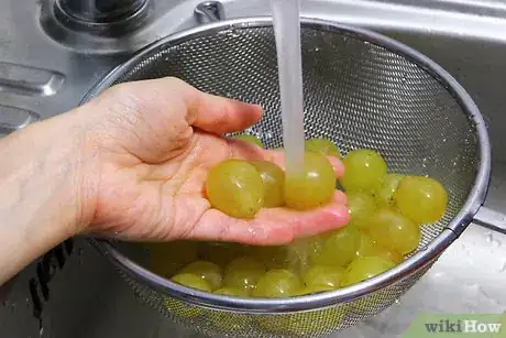 Imagen titulada Make Raisins Step 1