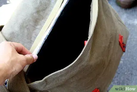 Imagen titulada Make a Bicycle Saddle Bag Step 13