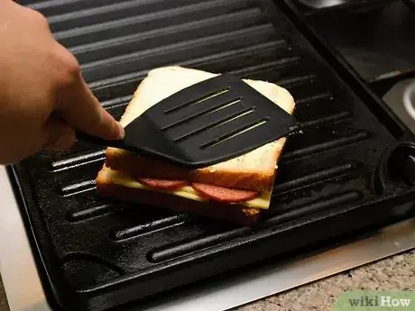 Imagen titulada Use a Griddle Step 9