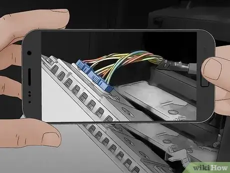 Imagen titulada Install a Car Stereo Step 7