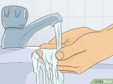 Imagen titulada Put In and Take Out Contacts Step 1