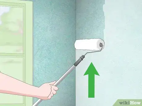 Imagen titulada Paint Over Wallpaper Step 9