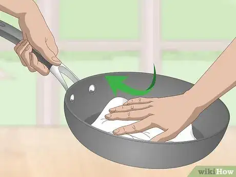 Imagen titulada Clean Circulon Pans Step 4