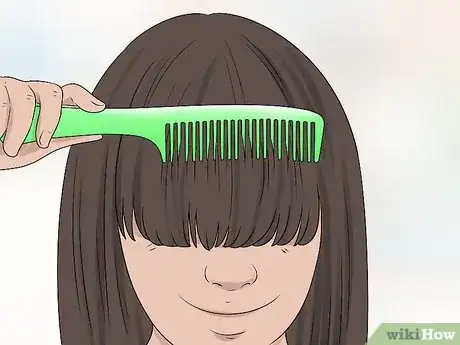 Imagen titulada Razor Cut Bangs Step 18