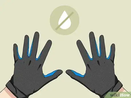 Imagen titulada Stop Sweaty Hands While Gaming Step 4