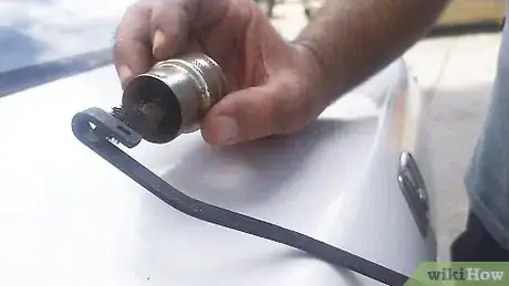 Imagen titulada Remove Windshield Wipers Step 23