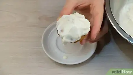 Imagen titulada Make Cool Whip Frosting Step 6