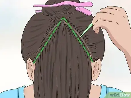 Imagen titulada Razor Cut Bangs Step 19