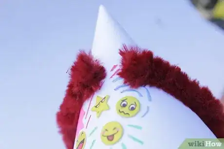 Imagen titulada Make a Cone Hat Step 19