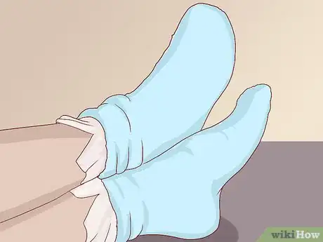 Imagen titulada Use an Exfoliating Foot Peel Step 6