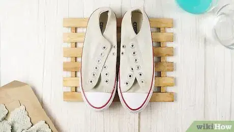 Imagen titulada Clean Your Converses Step 6