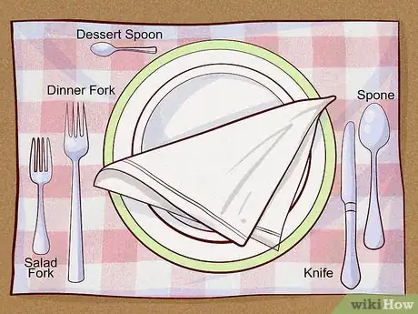 Imagen titulada Set a Dinner Table Step 3