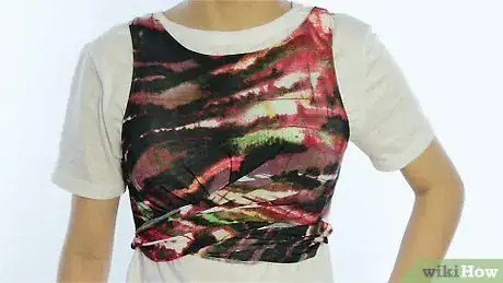 Imagen titulada Cut a Tank Top Step 11