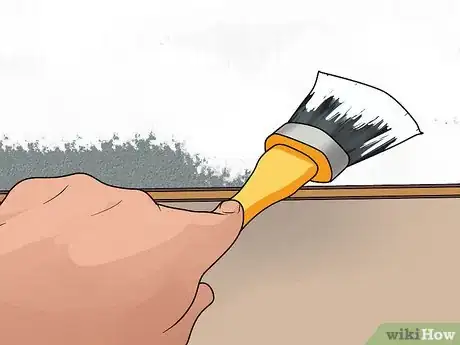 Imagen titulada Paint a Popcorn Ceiling Step 16