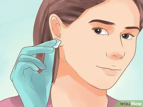 Imagen titulada Pierce Your Ear Step 7