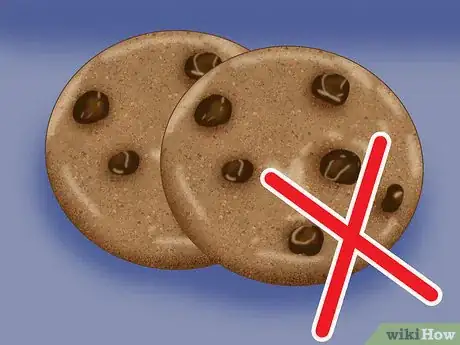 Imagen titulada Fall Asleep at a Sleepover Step 7